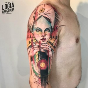 tatuaje_brazo_color_pitonisa_mujer_logia_barcelona_lincoln_lima 